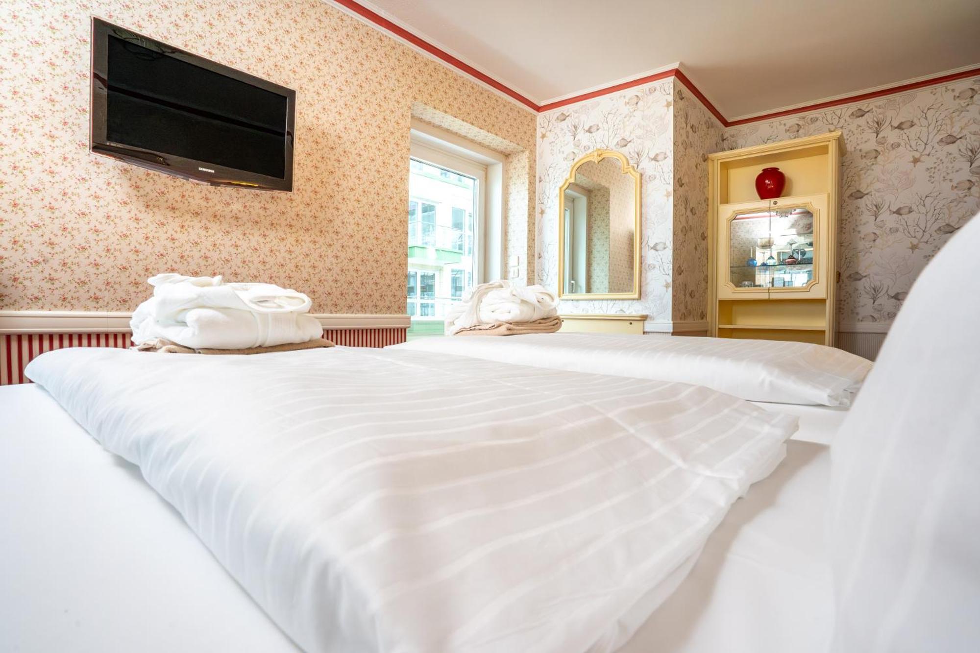 Hotel Strandperle คุกซ์ฮาเวน ภายนอก รูปภาพ
